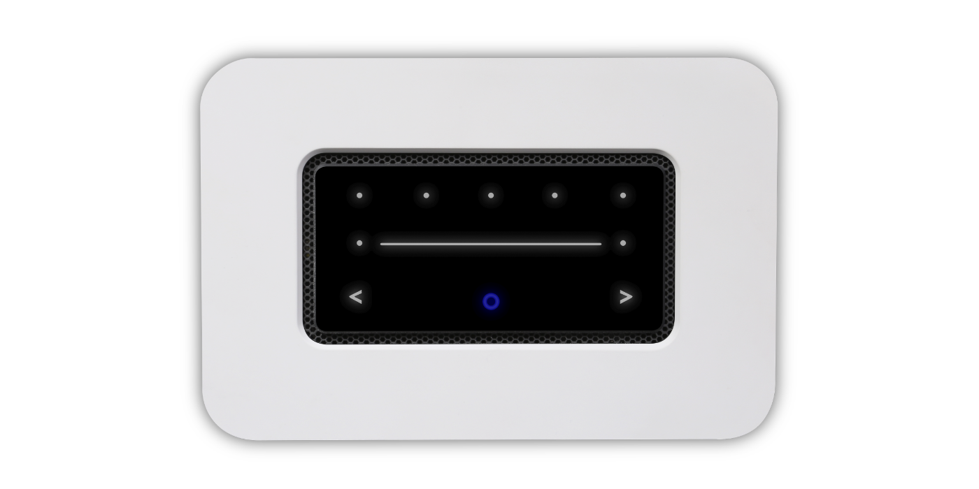 Pohled shora na celoskleněný dotykový panel Bluesound Node (Gen 3) v bílém provedení